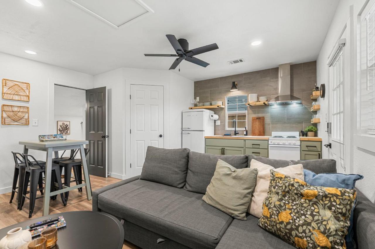 New! The Yellow Door- Downtown Wimberley W/ River Access 외부 사진