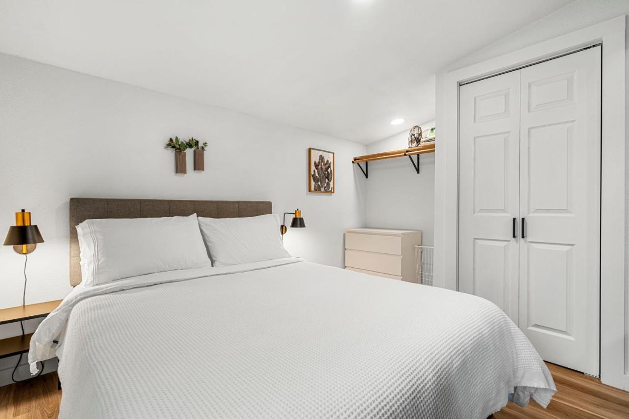 New! The Yellow Door- Downtown Wimberley W/ River Access 외부 사진