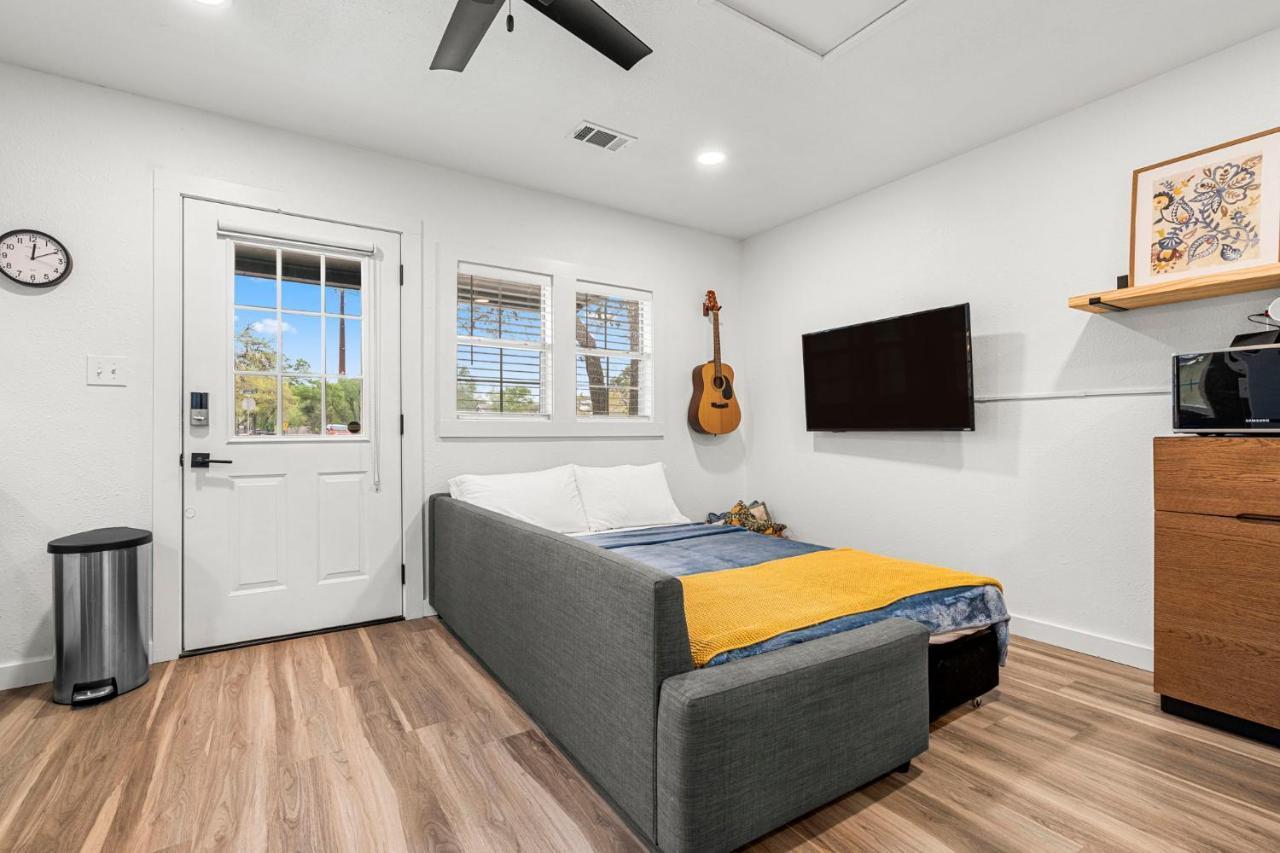 New! The Yellow Door- Downtown Wimberley W/ River Access 외부 사진